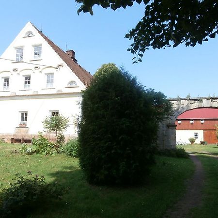 Penzion Zemanuv Dvur Bozanov Exterior photo